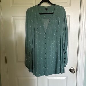 Torrid Teal Blouse with White Arrow Patterns